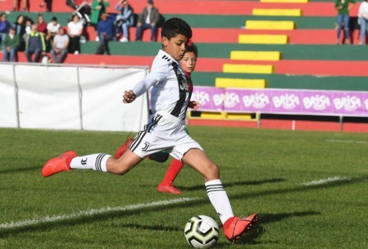 Сын Роналду забил 58 голов в 28 матчах  - ВИДЕО