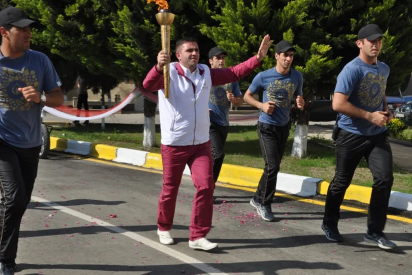 Samux birinci Avropa Oyunlarının məşəl estafetini qəbul edib - FOTO