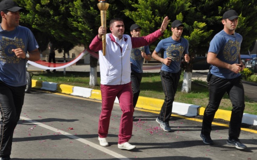 Samux birinci Avropa Oyunlarının məşəl estafetini qəbul edib - FOTO