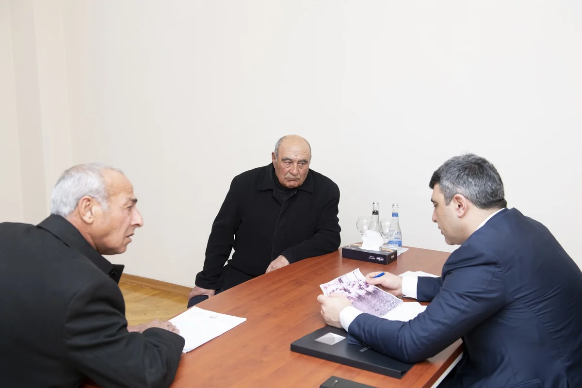Kənd təsərrüfatı naziri Sabirabadda vətəndaşlarla görüşüb