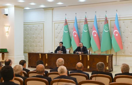 Azerbaijani and Turkmen presidents make press statements