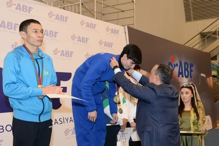 Azərbaycan boksçuları Bakıdakı beynəlxalq turnirdə 21 medal qazanıb