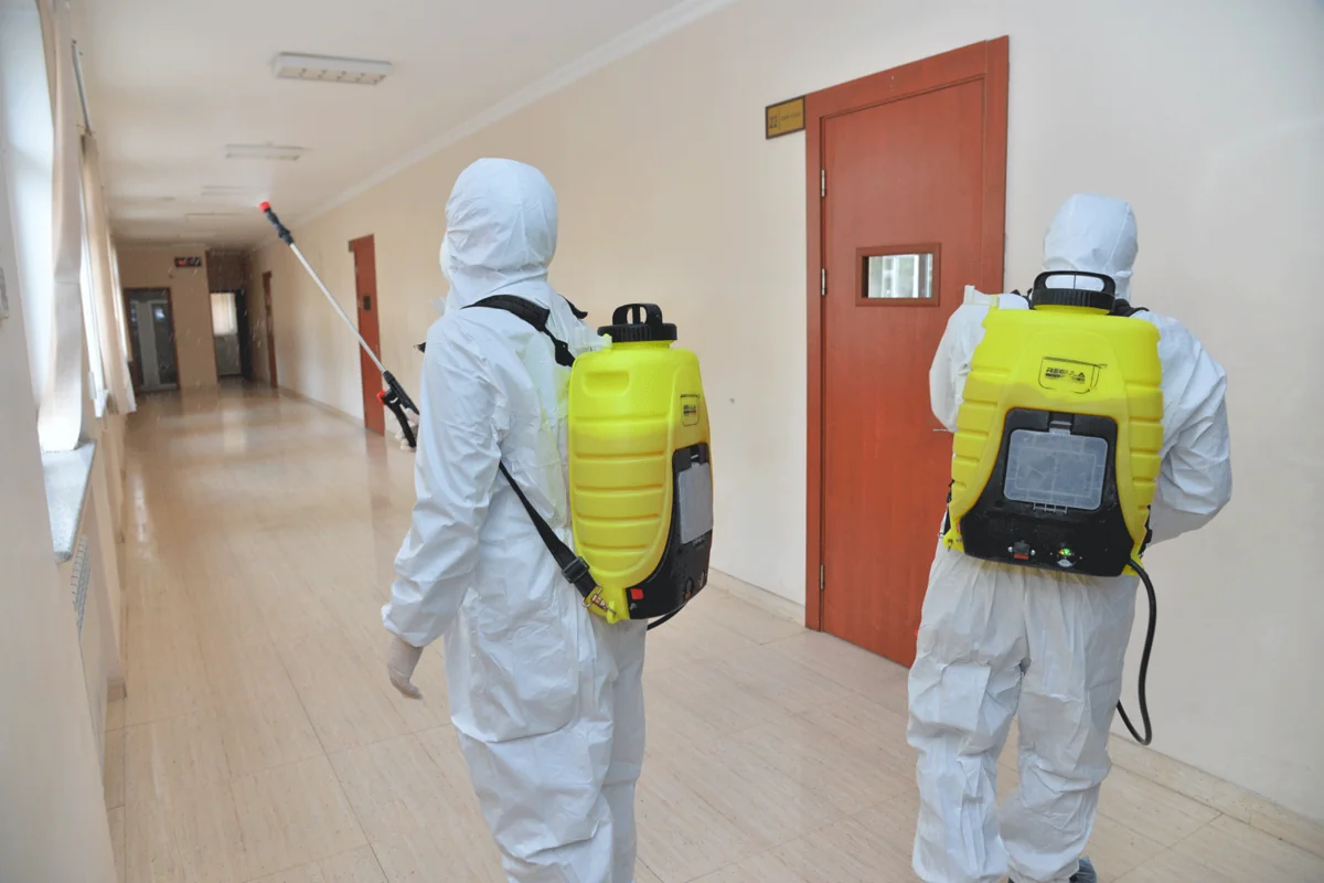 Məktəblərə temperatur ölçən cihazlar və müəllimlərə üz sipəri alınıb