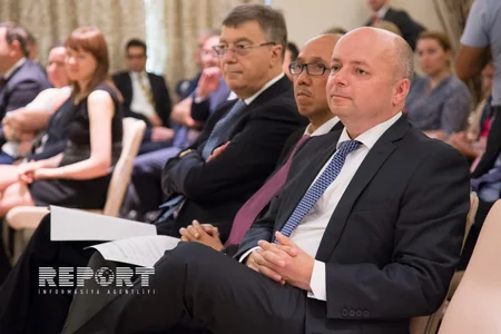 EBRD və LUKoil Bakıda kredit müqaviləsi imzalayıb - FOTO