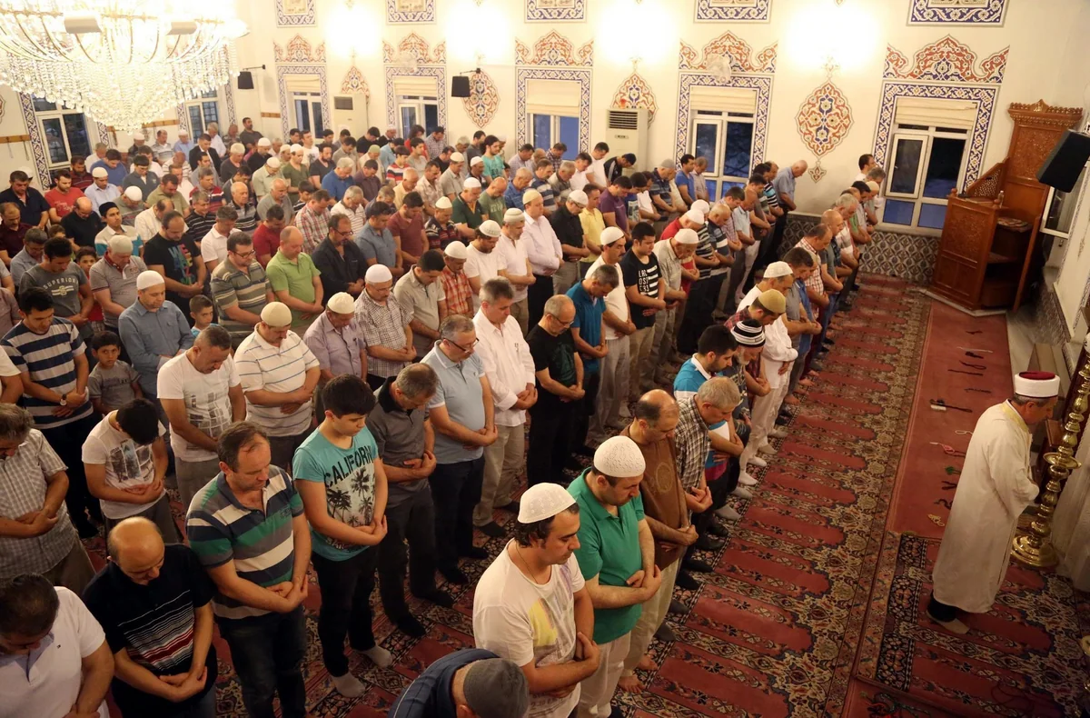 Xaricdə dini təhsil almış Azərbaycan vətəndaşlarına dini mərasimləri idarə etməsinə icazə verilib