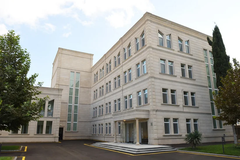 Rüşvətə görə həbs edilən TSEK sədrinin məhkəməsi başlayır