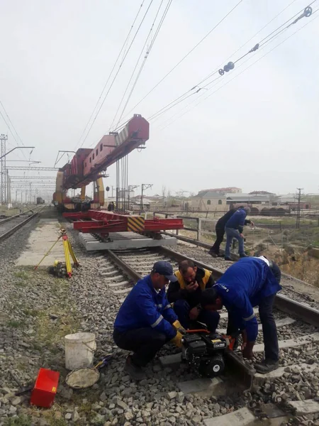 Muğan dəmir yolu stansiyasında yeni yoldəyişənlər quraşdırılır