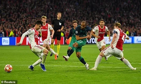 Tottenhem ilk dəfə Çempionlar Liqasının finalına yüksəlib - VİDEO