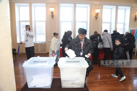 Bakıda prezident seçkiləri: aktivlik günün ikinci yarısında da davam edir - FOTOREPORTAJ
