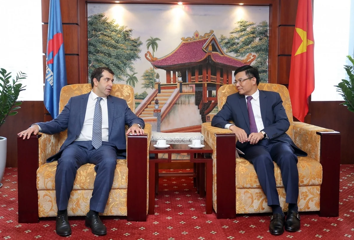 Azərbaycan xam neftinin Vyetnam zavoduna tədarükü müzakirə olunub