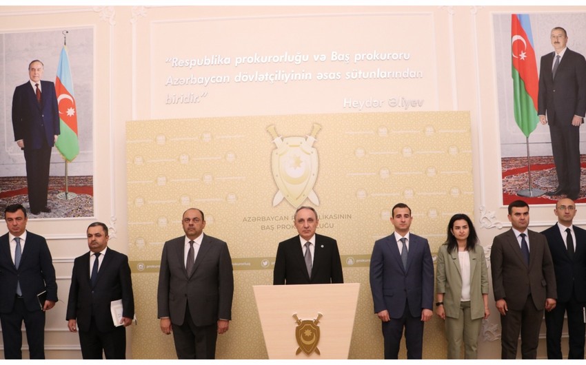 Baş Prokurorluqda dövlət qulluqçularının peşə bayramı münasibətilə tədbir keçirilib