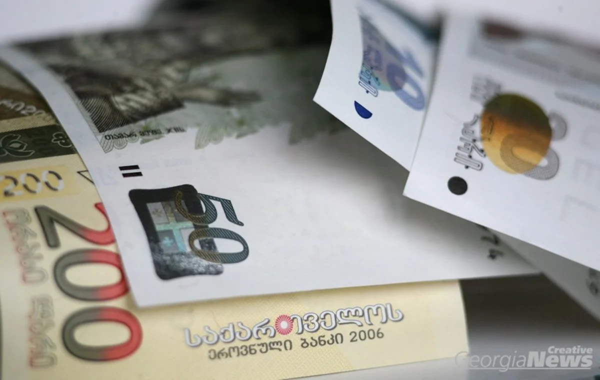 ​Azərbaycanda milli valyutanın devalvasiyası nəticəsində lari qiymətdən düşüb
