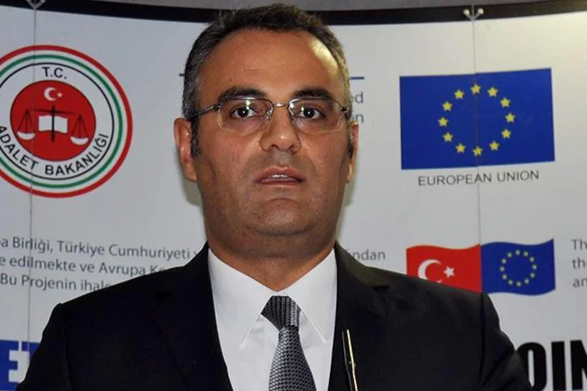 Türkiyə hökumətinin ali müşaviri FETÖ-yə üzvlükdə şübhəli bilinərək həbs edilib