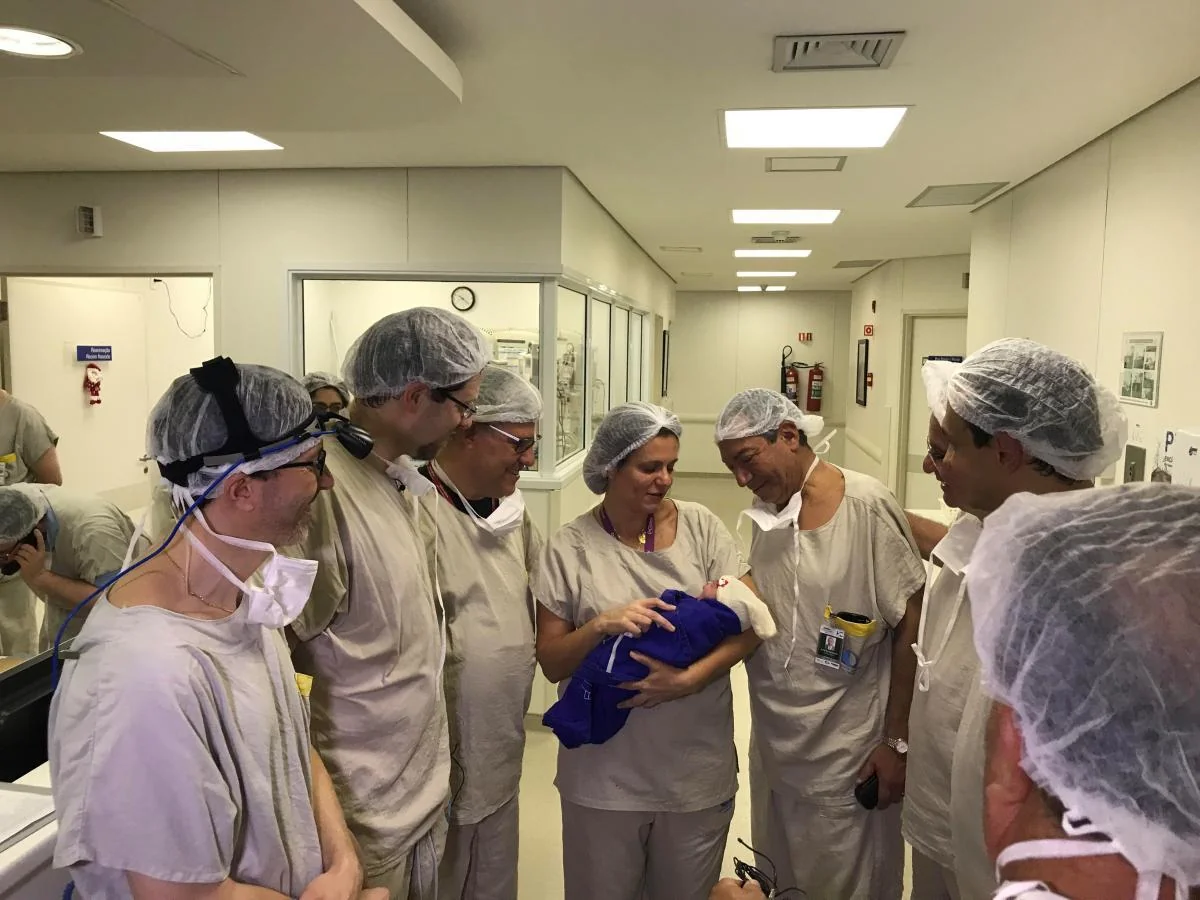 Dünyada ilk dəfə analığın transplantasiyasından körpə doğulub