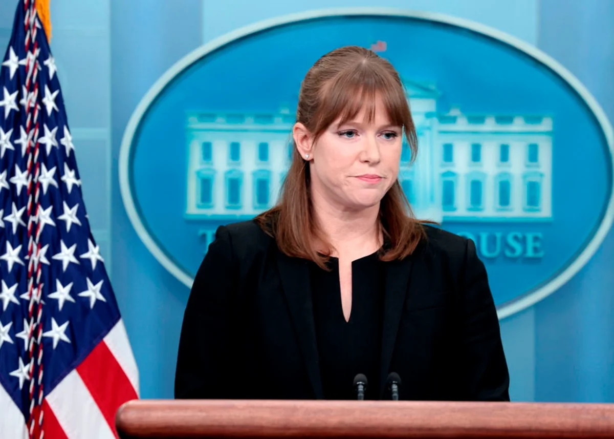 White House communications director tests positive for coronavirus