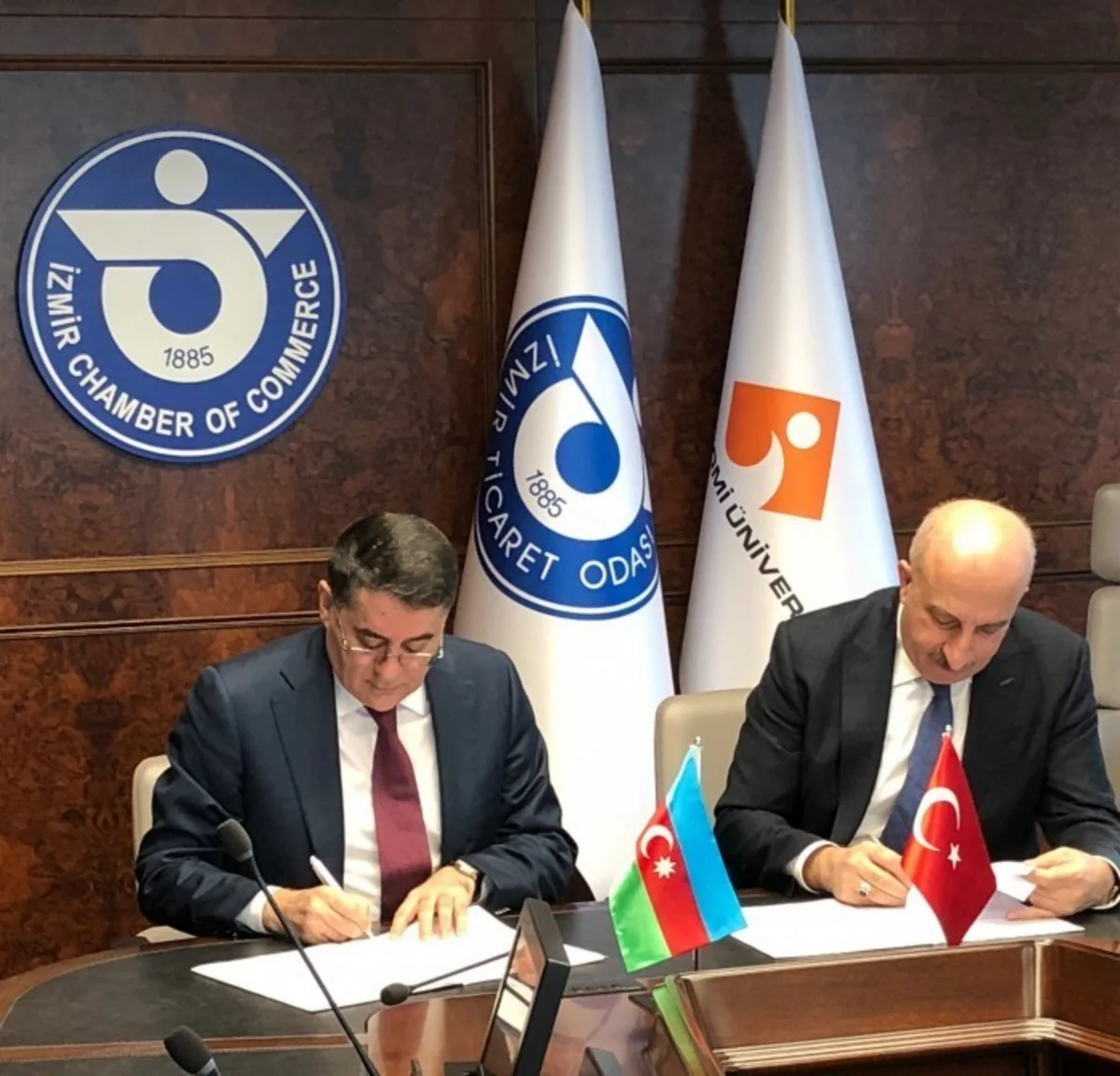 Azərbaycanla Türkiyə arasında beynəlxalq avtomobil daşımaları sahəsində protokol imzalanıb