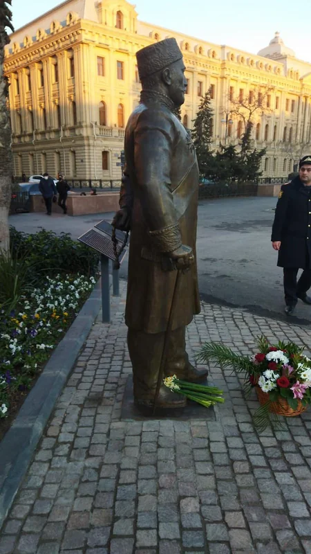 People who damaged Haji Zeynalabdin Taghiyev statue detained