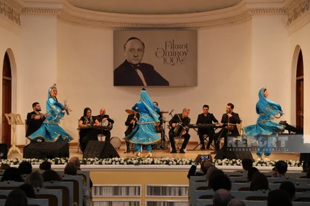 Mahnı və Rəqs Ansamblı Fikrət Əmirovun 100 illik yubileyi münasibətilə konsert proqramı ilə çıxış edib