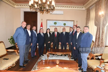 YAP nümayəndə heyəti Antalya valisi ilə görüşüb