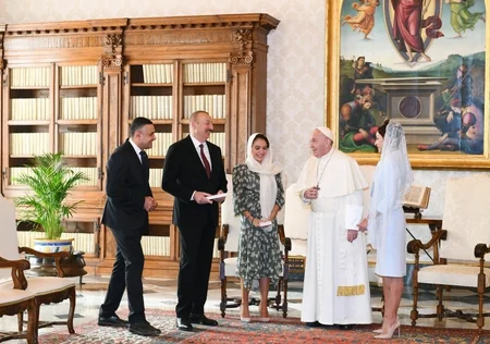 Prezident İlham Əliyev Vatikanda Papa Fransisk ilə görüşdü - FOTO - YENİLƏNİB