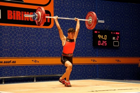 Ağır atletika üzrə ölkə birinciliyində ilk yarış gününə yekun vurulub