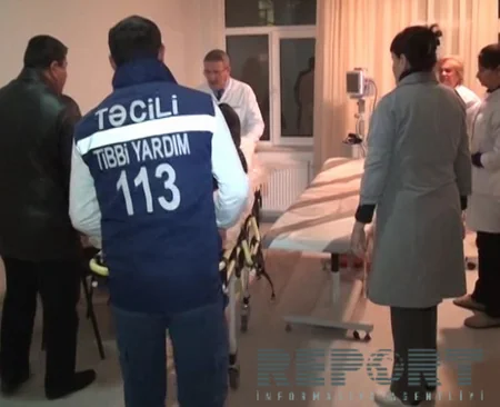 ​Kürdəmirdə mikroavtobus qəza törədib, 3 nəfər ağır yaralanıb - FOTO
