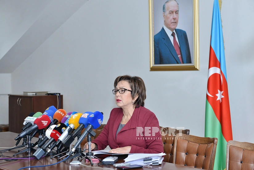 Məleykə Abbaszadə: Vaxtilə belə diplomlar Moskvada metroda da satılırdı