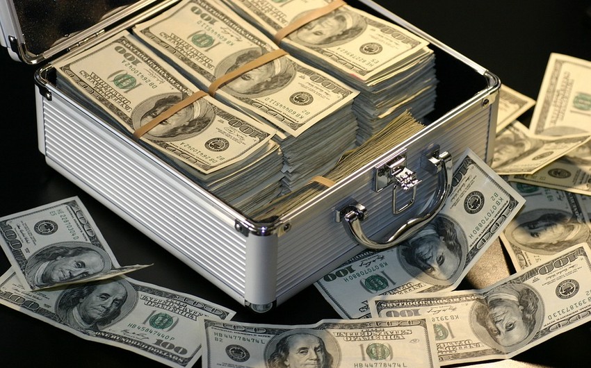 Azərbaycanda dolların rəsmi məzənnəsi 1,7 manatı keçib