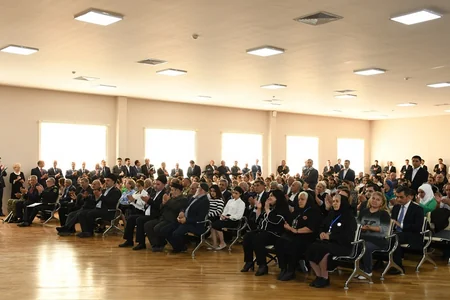 Eldar Əzizov Əmircan sakinlərinin problemlərinin həlli ilə bağlı tapşırıq verib