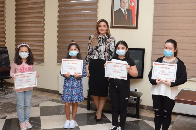Deputat “Yaradıcılığı evdə öyrən”in istedadlılarını mükafatlandırdı