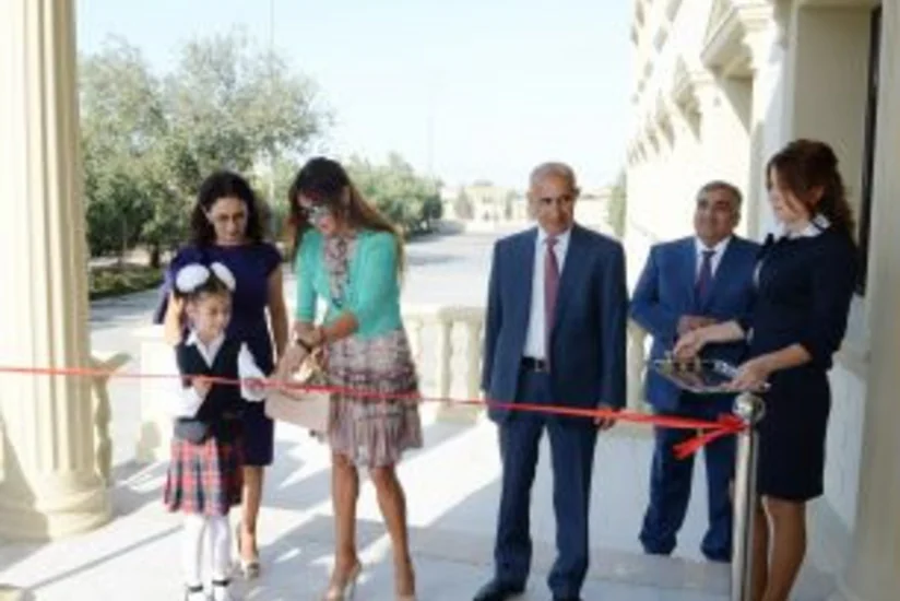 Azərbaycanın birinci xanımı Türkandakı respublika xüsusi internat məktəbinin açılışında iştirak edib