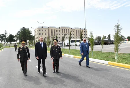 Prezident İlham Əliyev Daxili Qoşunlarının Şirvan şəhərindəki hərbi hissəsinin açılışında iştirak edib