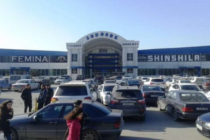 “Sədərək” Ticarət Mərkəzində iki polis əməkdaşını bıçaqlayan şəxsə hökm oxunub