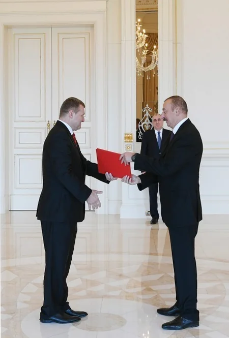 Prezident İlham Əliyev Çexiyanın yeni səfirinin etimadnaməsini qəbul edib - YENİLƏNİB