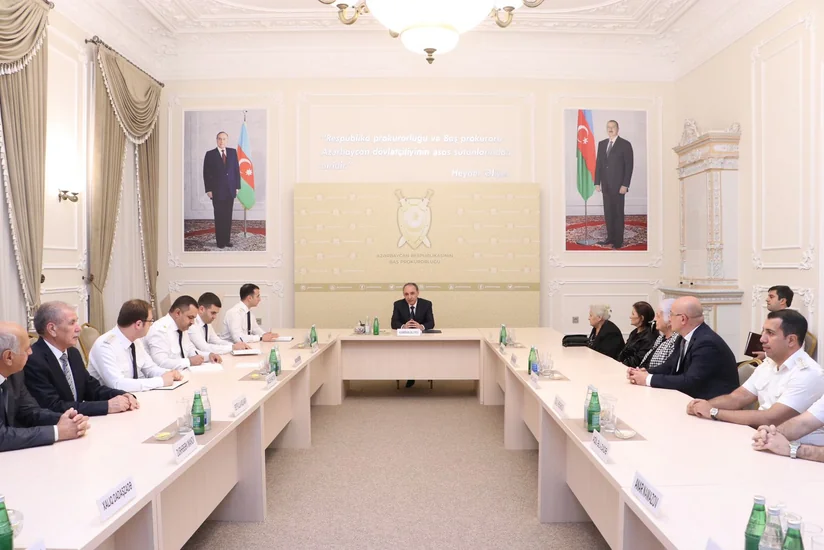 Baş Prokuror Vətən müharibəsində iştirak edən prokurorluq işçiləri ilə görüşüb