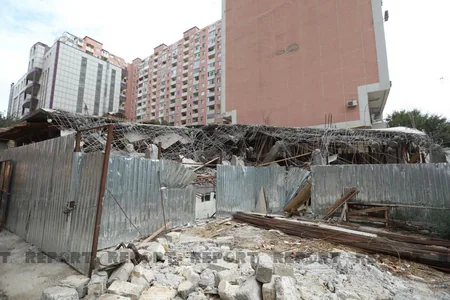 Bakıda tikilməkdə olan çoxmərtəbəli bina qanunsuz olduğuna görə sökülür - YENİLƏNİB