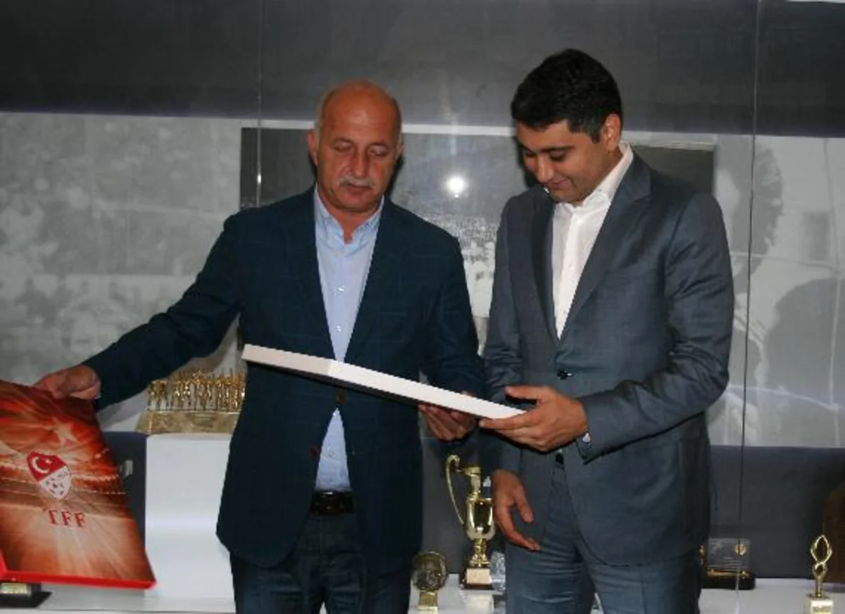 ​Генеральный директор SOCAR Turkey Energy побывал в Федерации футбола Турции