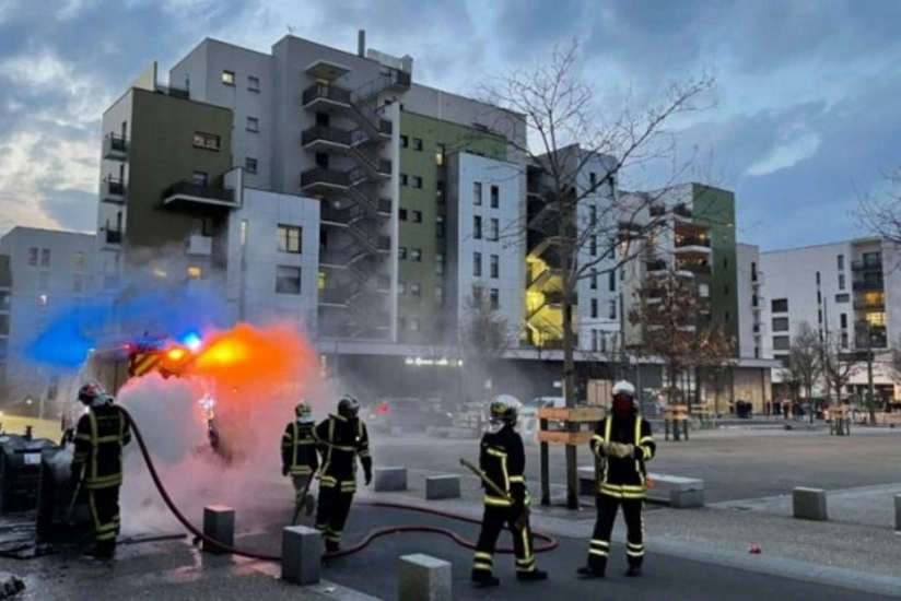 Fransada adi yol qəzası kütləvi toqquşmalar, dağıntılar, yanğınlarla nəticələndi