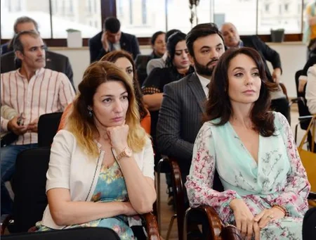 Leyla Əliyeva “Pəncərədən düşən işıq” sənədli filminin nümayişində iştirak edib - FOTO