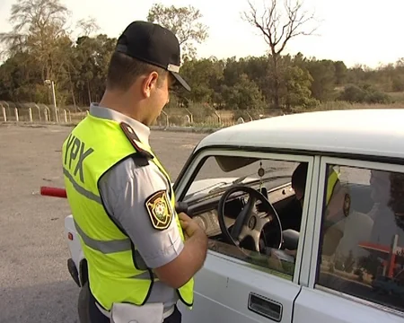 DYP Saray postunda reyd keçirib, 30-a yaxın sürücü cərimələnib