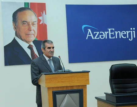 Azərenerjidə energetiklərin peşə bayramı münasibətilə tədbir keçirilib