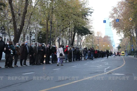 Mixeil Saakaşvilinin tərəfdarları Tbilisidə canlı zəncir yaradıb