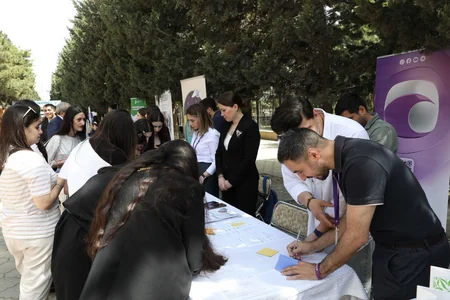 BDU-nun 105 illik yubileyinə həsr olunan Karyera Festivalının açılışı olub