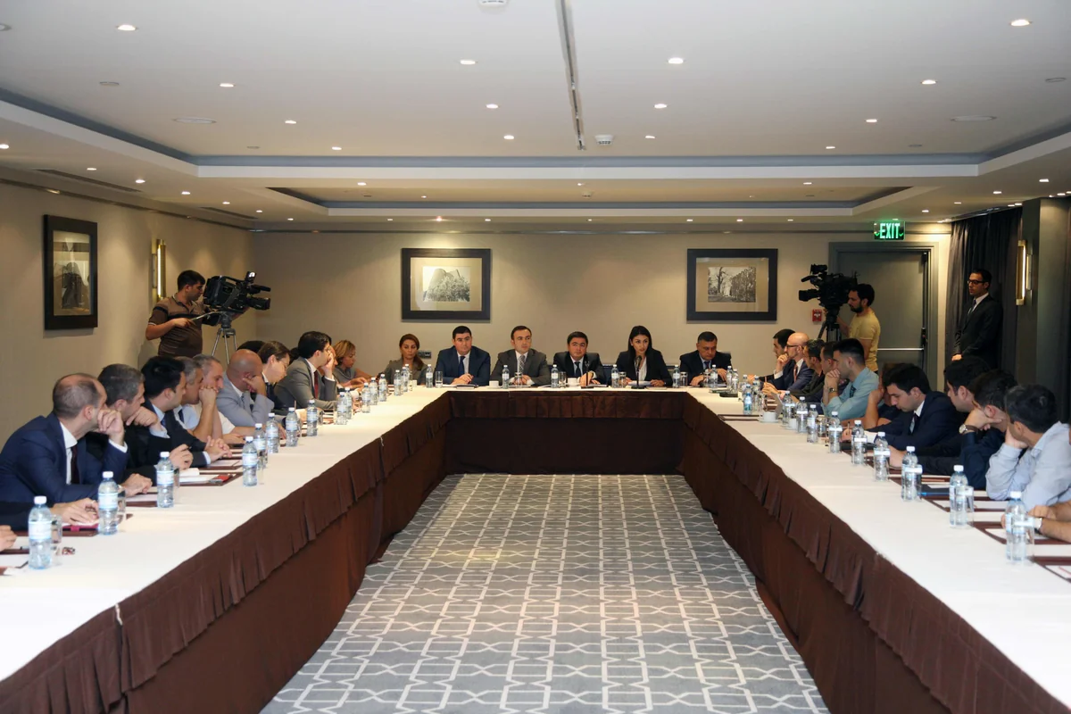Vergi sahəsində aparılan islahatlarla bağlı görüş keçirilib