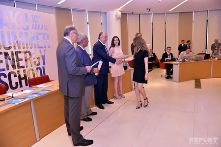 ​Bakıda X Yay Enerji Məktəbinin məzun mərasimi keçirilib