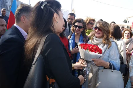 Azərbaycan səfirliyi İslamabadda keçirilən ənənəvi xeyriyyəçilik bazarında iştirak edib