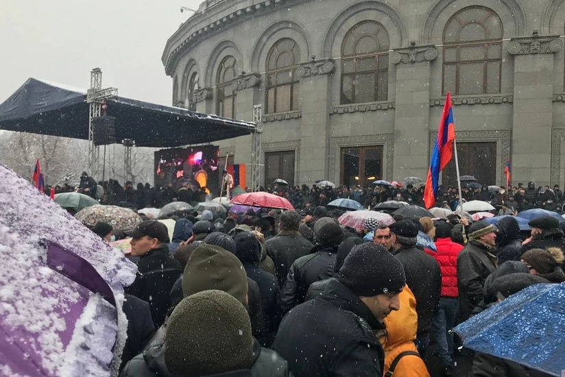 Armenia: opposition trembling at thought of elections, liers at power