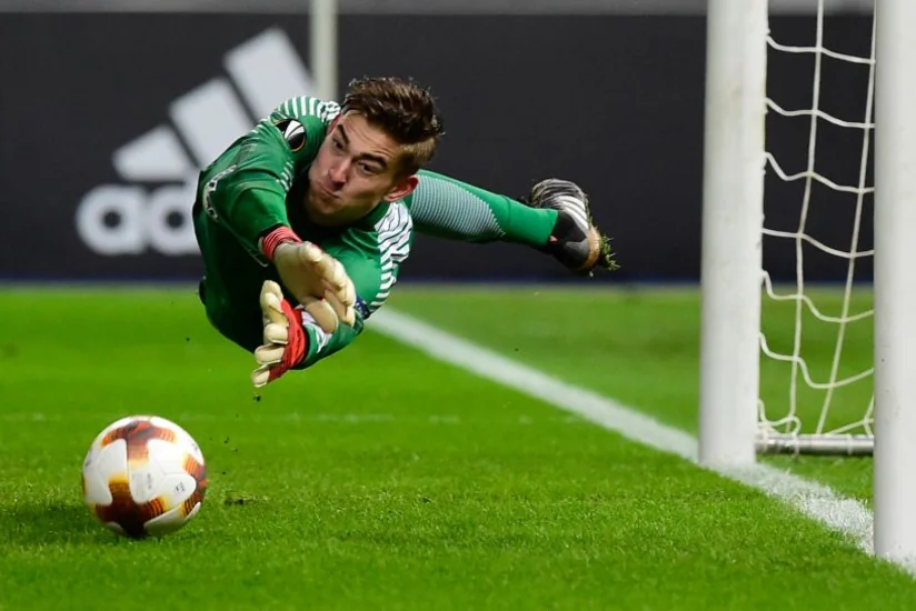Məşhur futbolçunun oğlu debüt oyununda penalti dəf edib