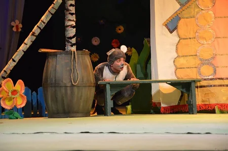 Gənc Tamaşaçılar Teatrı bayram tamaşasına hazırlaşır