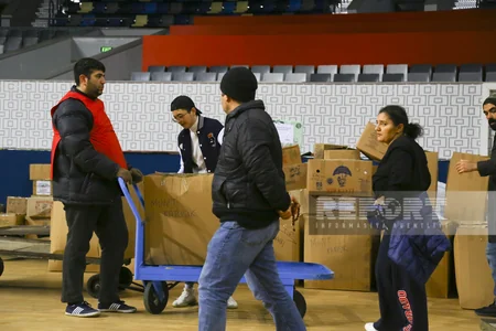 Zəlzələdən sonra Bakıdan Türkiyəyə 127 TIR humanitar yardım göndərilib